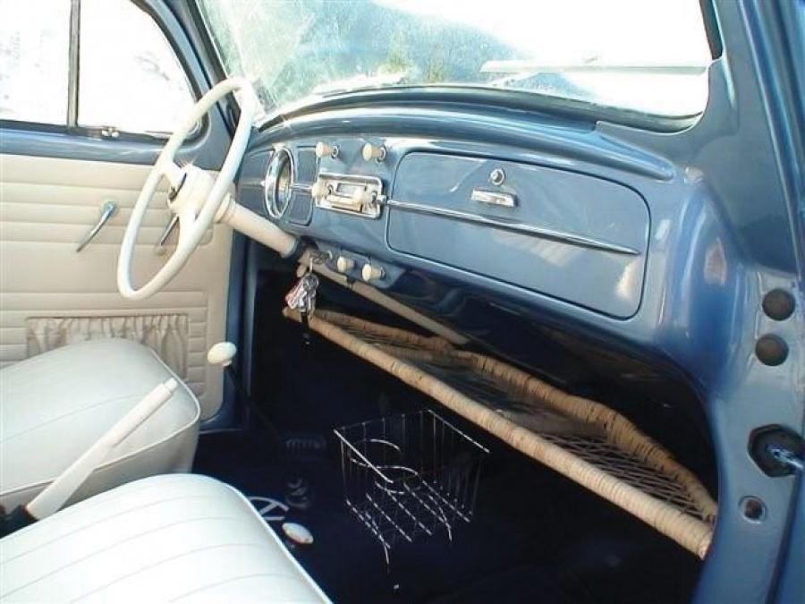  Volkswagen Beetle Deluxe Sunroof Sedan 1958 года  (фото 9 из 10)